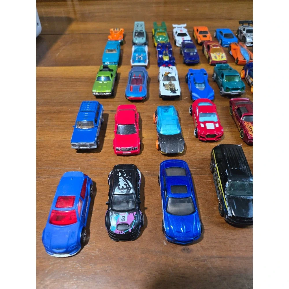 50 Piece Diecast Toy Car Lot Hot Wheels Matchbox Racing Fantasy Mixed Collection
